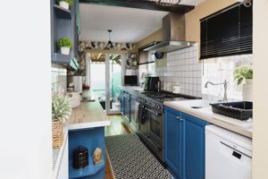 HIGH STREET- click for photo gallery